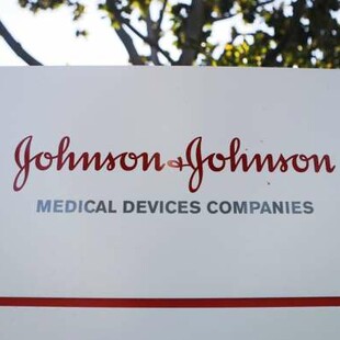 Johnson & Johnson: Αποζημίωση 8 δισ. δολάρια σε άνδρα που ανέπτυξε γυναικομαστία