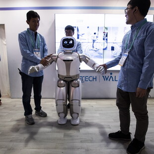 Τα «έξυπνα» εκθέματα της CES 2020: Ρομπότ που σερβίρουν και έπιπλα που αλλάζουν θέση μόνα τους