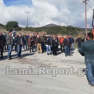 Λαμία: Μπλόκαραν απορριμματοφόρα και ΧΥΤΑ - Αντιδρούν στην δημιουργία κέντρου φιλοξενίας