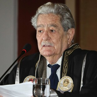 Κώστας Αξελός: «Για μας δεν υπήρχε ιερό και όσιο»