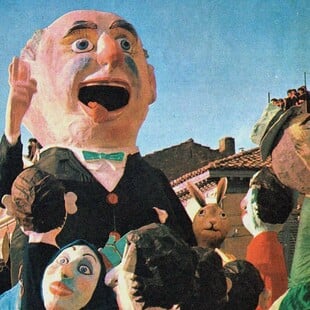 Το Πατρινό Καρναβάλι του 1966 σε εντυπωσιακές εικόνες και βιτριολικές λεζάντες του Φρέντυ Γερμανού