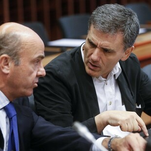 Ισπανός ΥΠΟΙΚ: Το ελληνικό χρέος δεν είναι βιώσιμο - Ξεκίνησε η ανάλυση μέτρων για τη μείωσή του