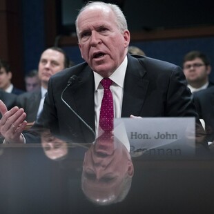 Ο πρώην διευθυντής της CIA κατηγορεί τον Τραμπ για απόπειρα παρεμπόδισης των ερευνών