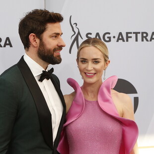 Η Έμιλι Μπλαντ τρολάρει τον σύζυγό της: Θα έβρισκες μπελά αν δε μου έδινες τον ρόλο