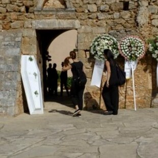 Το «τελευταίο αντίο» στη Μαίρη Τσώνη - Κηδεύτηκε στην Κρήτη η ηθοποιός και τραγουδίστρια