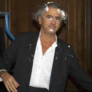 Bernard-Henri Lévy (BHL). Ο φιλόσοφος ζαχαροπλάστης.