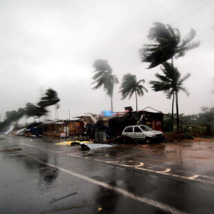 Ινδία: 8 νεκροί από τον κυκλώνα Φάνι - Κατευθύνεται προς την Καλκούτα