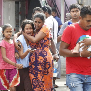 Θρήνος και φόβος στη Σρι Λάνκα - Οι τουρίστες είναι τρομοκρατημένοι και θέλουν να φύγουν