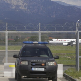 Συνελήφθησαν τέσσερα άτομα για την κινηματογραφική ληστεία στο αεροδρόμιο των Τιράνων