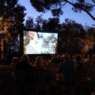 Κέρκυρα: Ένας θερινός κινηματογράφος στον κήπο του Μουσείου Καποδίστρια