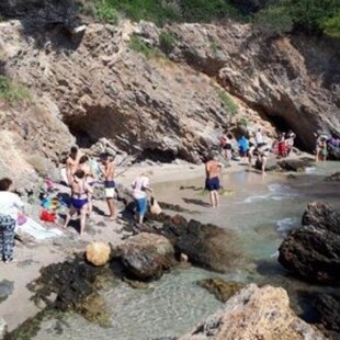 Εκκενώθηκε παραλία στο Πόρτο Ράφτη: Κίνδυνος για τους λουόμενους