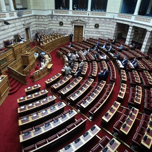 Με διαδικασία επείγοντος το νομοσχέδιο για την Τοπική Αυτοδιοίκηση και το πανεπιστημιακό άσυλο