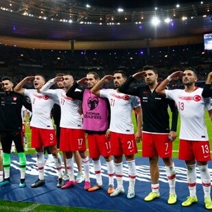 Οι Τούρκοι διεθνείς χαιρέτησαν πάλι στρατιωτικά - Η Ιταλία ζητά από την UEFA να μην γίνει ο τελικός UCL στην Κωνσταντινούπολη