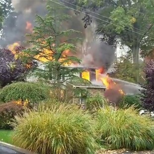 ΗΠΑ: Αεροσκάφος συνετρίβη πάνω σε οικία στο Νιου Τζέρσεϊ - Η πυρκαγιά εξαπλώθηκε σε γειτονικά σπίτια