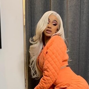 H Cardi B φορά το ασχημότερο sneaker της χρονιάς