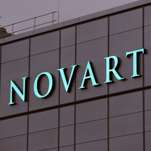 Novartis: Δίωξη σε στελέχη του υπουργείου Υγείας και της εταιρείας για υπερκοστολόγηση φαρμάκου