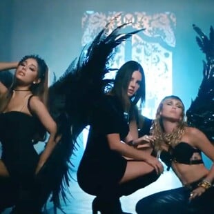 Φτερά, έγκλημα και δράση: Αριάνα Γκράντε, Μάιλι Σάιρους και Λάνα Ντελ Ρέι έγιναν «Άγγελοι του Τσάρλι»