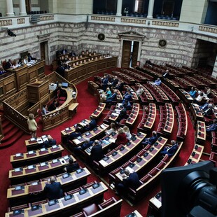Βουλή: Υπερψηφίστηκε η τροπολογία για τον διοικητή της ΕΥΠ - Αποχώρησαν ΚΙΝΑΛ, ΚΚΕ και ΜέΡΑ25