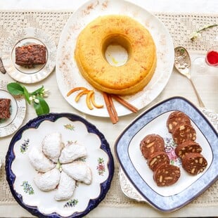 Χαλβάς, ξεροτήγανα, σκαλτσούνια και άλλες συνταγές για απολαυστικά νηστίσιμα γλυκά