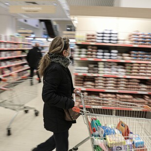 «Στροφή» των Ελλήνων στα τυποποιημένα τρόφιμα για λόγους ασφάλειας - Αποφεύγουν τα «χύμα»
