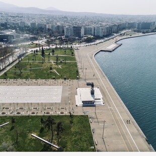 Σφραγίστηκε η Νέα Παραλία Θεσσαλονίκης - Μπήκαν 400 κιγκλιδώματα - Κανείς δεν κυκλοφορεί