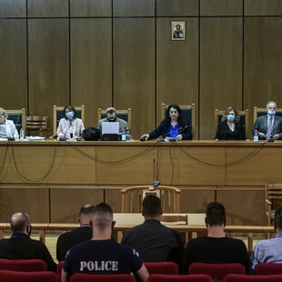 Δίκη Χρυσής Αυγής: Τα ελαφρυντικά που ζητούν οι ένοχοι της εγκληματικής οργάνωσης