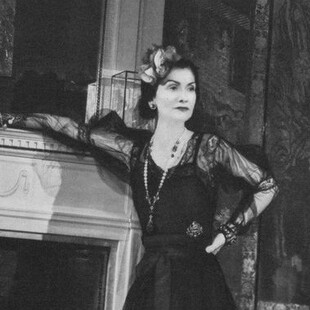 Coco Chanel: η γυναίκα που άλλαξε την ιστορία του ενδύματος τον 20ό αιώνα