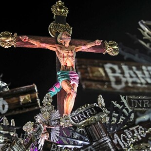 Μαύρη Παναγία, αλλά όχι μαύρος Χριστός