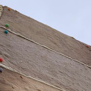 Μυστηριώδης μονόλιθος από gingerbread εμφανίστηκε στο Σαν Φρανσίσκο