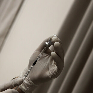 Κορωνοϊός: Στις 11 Ιανουαρίου ανοίγει η πλατφόρμα εμβολιασμού - Πώς θα κλείσετε ραντεβού