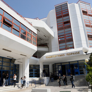 Το Πανεπιστήμιο Πειραιά διαψεύδει τα λεγόμενα Τσίπρα για Κατσαφάδο - Δήλωση του πρύτανη