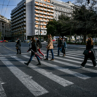 Lockdown: Χιλιομετρικός περιορισμός στα ψώνια & «μετακίνηση 6» μόνο με τα πόδια- Τι συζητούν οι ειδικοί