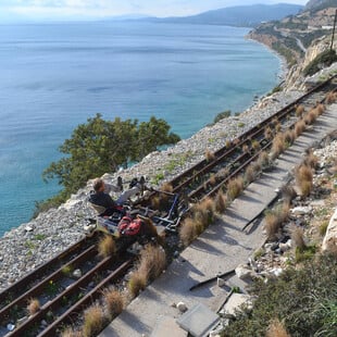 Railbiking: ποδηλασία πάνω στις ράγες του τρένου στα πιο φανταστικά μέρη της Ελλάδας
