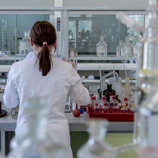 Επίδομα 400 ευρώ σε αυτοαπασχολούμενους επιστήμονες - Ποιοι οι δικαιούχοι
