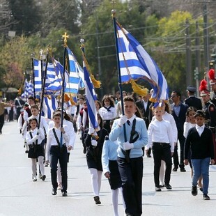 Σήμερα δεν ακούστηκε το «Μακεδονία ξακουστή» στη μαθητική παρέλαση της Αθήνας – Τι απαντά ο Γαβρόγλου