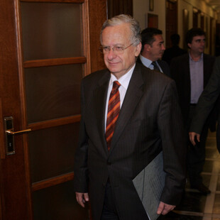 Παραιτήθηκε ο πρόεδρος της Εθνικής Επιτροπής για τα Δικαιώματα του Ανθρώπου - Τι καταγγέλλει