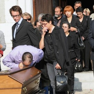 France Télécom: H δίκη του bullying και οι ζοφερές πτυχές της υπόθεσης με τις μαζικές αυτοκτονίες υπαλλήλων