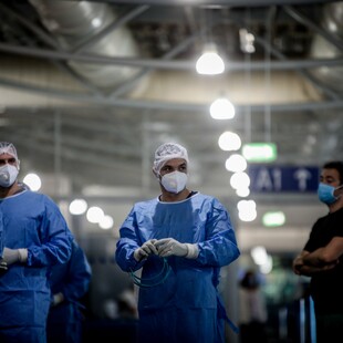 Κορωνοϊός: Πάνω από 500 κρούσματα τον Ιούλιο - Προβληματισμός από την αύξηση εισαγωγών στα νοσοκομεία