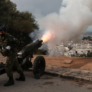 25η Μαρτίου: 21 κανονιοβολισμοί στον Λυκαβηττό (ΒΙΝΤΕΟ) 