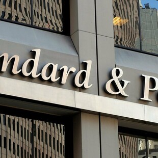 S&P: Στο 9% η ύφεση στην Ελλάδα φέτος- Το αξιόχρεο στη βαθμίδα ΒΒ-