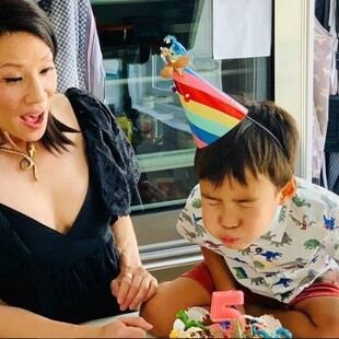 Η Λούσι Λιου μεγαλώνει τον 5χρονο γιο της να είναι «ανοιχτός με το σώμα» του