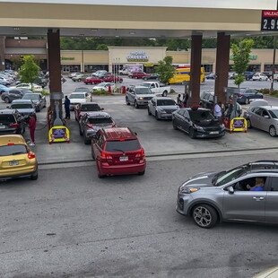 ΗΠΑ: Ελλείψεις καυσίμων μετά από κυβερνοεπίθεση - Ουρές αυτοκινήτων σε βενζινάδικα