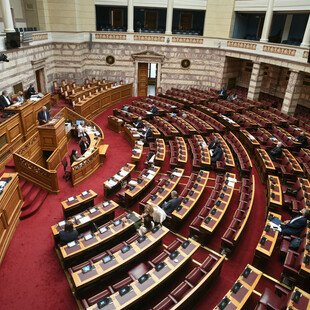 Συνεπιμέλεια: Διαφωνίες και εντάσεις στη Βουλή - Σήμερα η ψήφιση του νομοσχεδίου