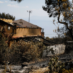 Φωτιά στο Σχίνο Κορινθίας: Βίντεο από drone δείχνει καρέ - καρέ την καταστροφή