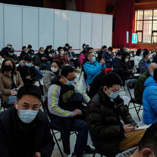 Η Κίνα εμβολιάζει καθημερινά 20 εκατομμύρια κατοίκους κατά του κορωνοϊού 