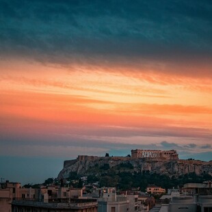 Οι καλοκαιρινές Πανσέληνοι, με θέα την Ακρόπολη επιστρέφουν στο Point-a.