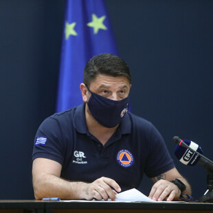 Χαρδαλιάς: Live οι ανακοινώσεις μετά την «έκρηξη» των σημερινών κρουσμάτων
