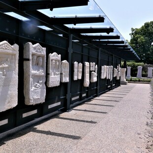 ΤΣΕΚ ΦΩΤΟ Εγκαινιάζεται το αρχαιολογικό πάρκο της Νεκρόπολης των Αιγών και της Βασιλικής ταφικής Συστάδας «των Τημενιδών»
