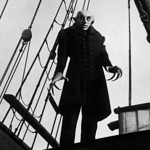 Προβολή Nosferatu στην Ελευσίνα συνοδεία ζωντανής μουσικής από τον Νίκο Βελιώτη σε μια μοναδική προβολή 