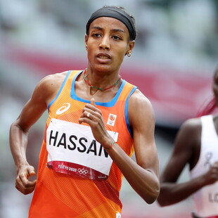 Ολυμπιακοί αγώνες: Εντυπωσιακή η Χασάν- Έπεσε, σηκώθηκε και κέρδισε τον προκριματικό των 1.500 μ. (Βίντεο)